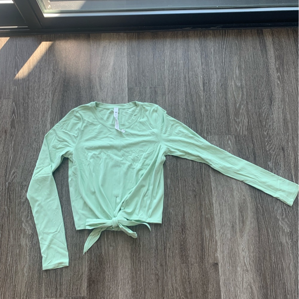 Lululemon Tie Front Long Sleeve Crop Top Size 6